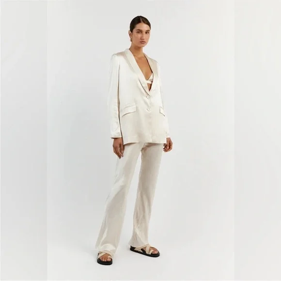 DISSH Oversized Kiah Pearl Satin Blazer US 4 NWT New jacket cream neutral button - Picture 5 of 16